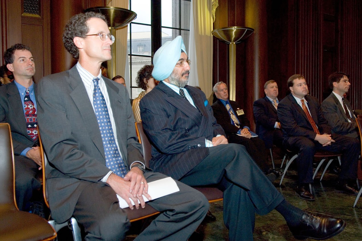 U.S. and India officials at the MOU signing in support of the Methane to Markets Partnership, 2007. <br><span class='small text-muted'>(2007, Washington D.C., United States, EPA headquarters)</span>